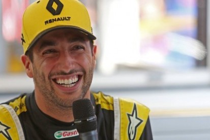 Mercedes zerkał na Ricciardo