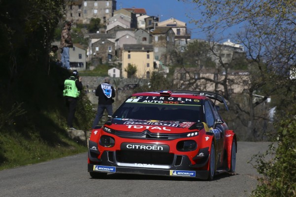 "Testsession": Sebastien Ogier kämpft auf Korsika mit Handling des Citroen