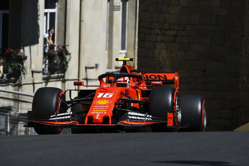 Formel-1-Training Baku: Charles Leclerc auf Pole-Kurs