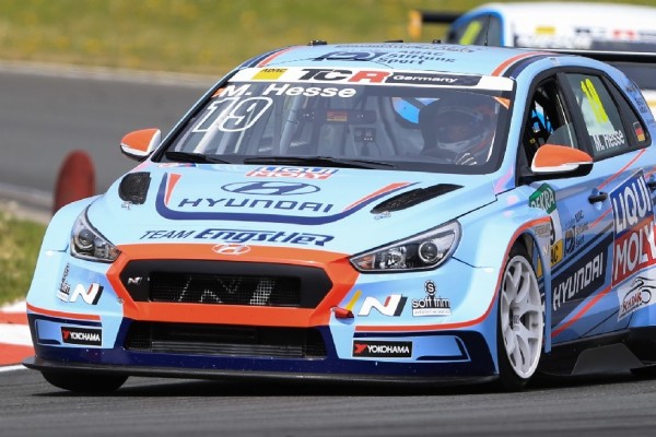 TCR Germany: Strafe für Polesetter Harald Proczyk - Max Hesse profitiert