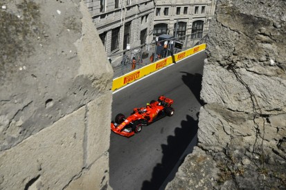 Pole-Favorit Charles Leclerc nach Q2-Crash in Baku: "Ich bin dumm"
