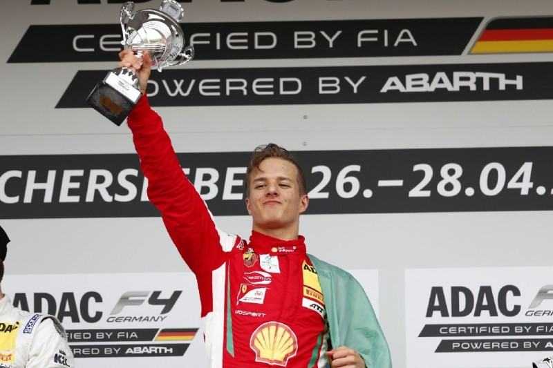 Formel 4: Petecof feiert überlegenen Start-Ziel-Sieg in Oschersleben