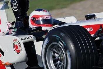 Barrichello hoopt op podium in Shanghai