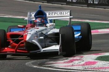 Charouz rijdt in Brands Hatch voor Tsjechië