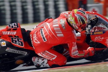 Capirossi eindigt inhaalrace op plek zes
