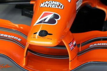 Mol en Kingfisher doen bod op Spyker F1