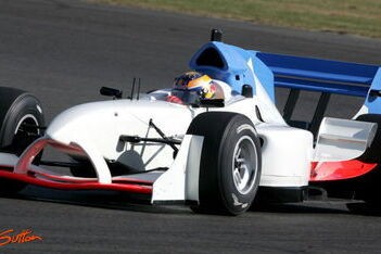 Zwitserland test twee vrouwelijke rookies
