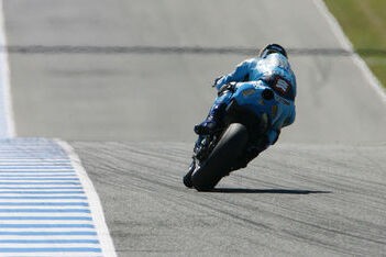 Aoki rijdt met 2008-Suzuki in Maleisië