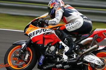 Pedrosa pakt derde pole op rij in Sepang