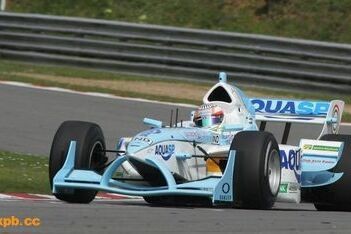 Team India behaalt eerste pole in Brands Hatch