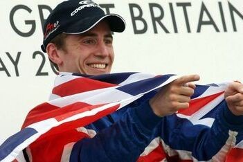 Kerr wint in Engeland, Zwitserland kampioen