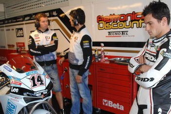 De Puniet blijft in 2009 bij LCR Honda