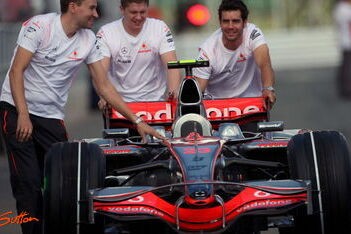 Dennis sluit overname door Mercedes uit