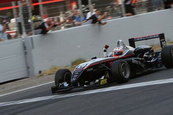 Oshima behaalt eerste zege in Euroseries