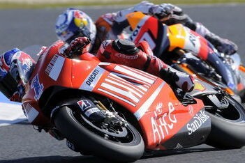 Stoner dolbij met thuiszege op Phillip Island