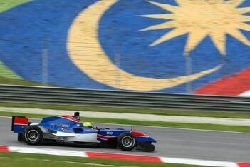 Groot-Brittannië leidt de dans op Sepang