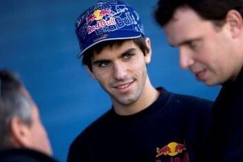 Alguersuari vervangt Webber in Race of Champions