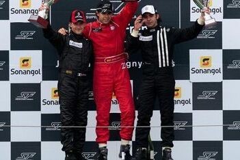 Vallés winnaar in finalerace op Magny-Cours