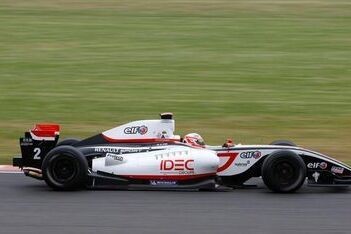 Pic domineert tweede race op Silverstone
