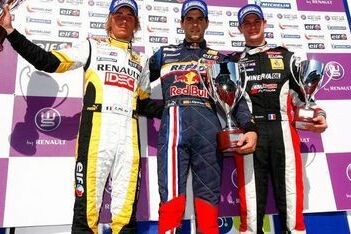 Alguersuari pakt eerste zege in World Series