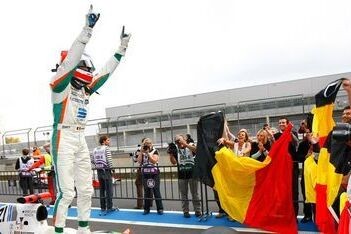 Baguette wint eerste race op de Nürburgring