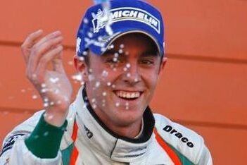 Baguette wint eerste race op Motorland Aragón