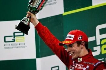 Turvey wint in Abu Dhabi na broedertwist