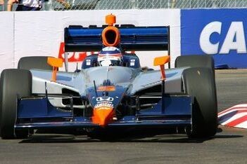 Sato crasht in eerste bocht bij IndyCar-debuut