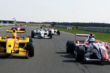 Palmer opent Formule 2-test als snelste