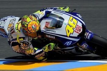 Rossi zet de toon in eerste training Le Mans