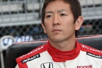 Mutoh ongedeerd na crash op Iowa Speedway