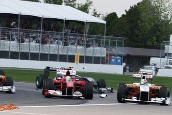 Massa baalt van acties Schumacher en Liuzzi