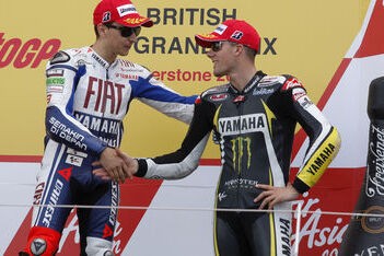 Lorenzo domineert op circuit van Silverstone