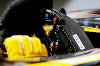 Bank Snoras sluit sponsordeal met Renault
