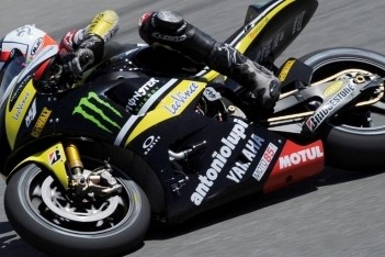 Spies pakt eerste pole-position in MotoGP
