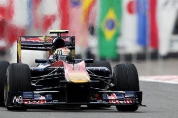 Alguersuari verliest tiende plek door tijdstraf
