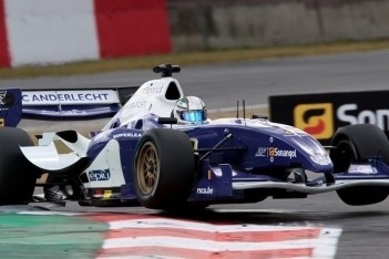 Rigon zet pole-position om in overwinning