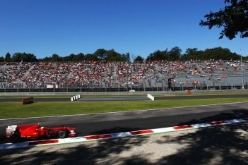 Alonso laat Italië juichen met pole in Monza
