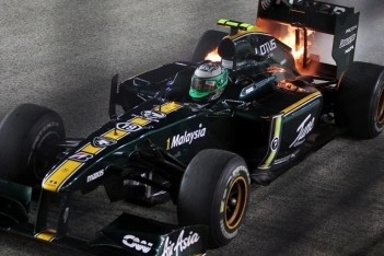 Spectaculaire brand beëindigt race Kovalainen