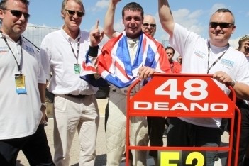 F2-kampioen Stoneman wil GP2 rijden in 2011