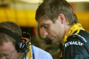 Petrov wil zich bewijzen in laatste races