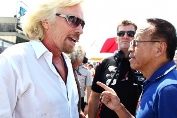 Branson wil af van blauwe vlaggen in Formule 1