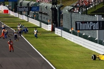 Petrov krijgt gridstraf voor botsing met Hülkenberg