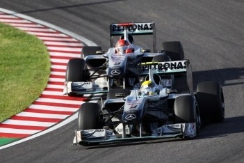 Rosberg crasht in slotfase Japanse Grand Prix