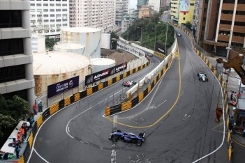 Zeven coureurs lopen gridstraf op in Macau