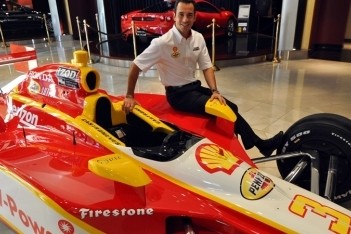 Castroneves rijdt Indy 500 in Shell-auto