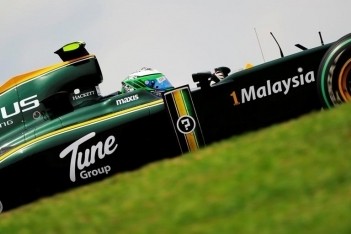 Team Lotus verandert kleuren toch niet in 2011