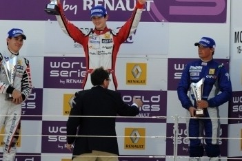 Rossi wint eerste race in Formule Renault 3.5