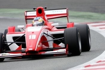 Zanella wint opnieuw in Magny-Cours