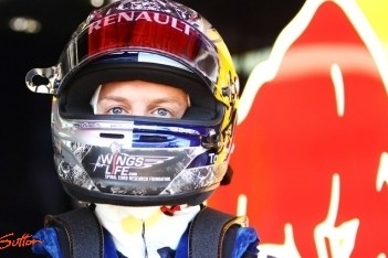 Vettel en Webber deklasseren de rest in Barcelona